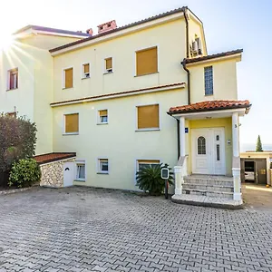  Apartment Sandro